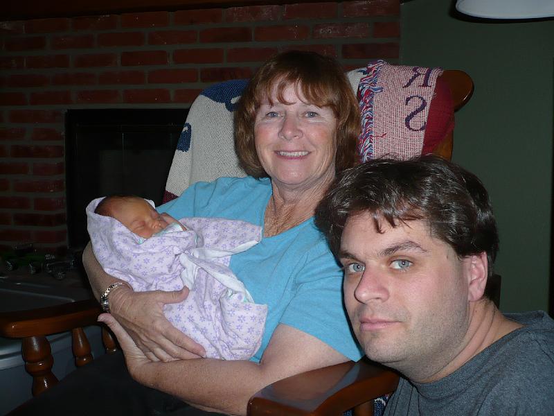 Hailee3rd24 005.jpg - Grandma Clydia, Dad and me